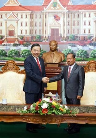 Bộ trưởng Bộ Công An Việt Nam thăm và làm việc tại Lào - ảnh 1